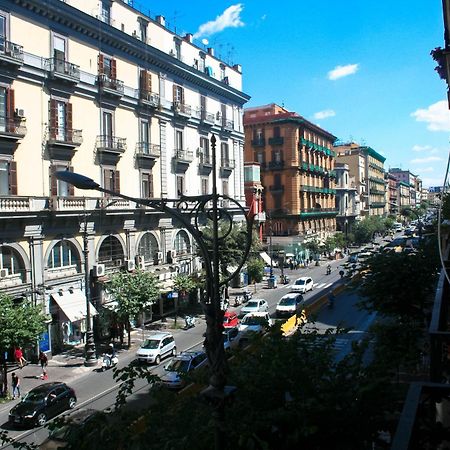 Bianchi Mediterranei B&B Napoli Bagian luar foto